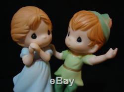 T Precious Moments-RARE Disney Showcase Collection-Peter Pan And Wendy