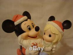 T Precious Moments-Rare 2 Day Disney Theme Park Exclusive-Mickey Mouse As Santa