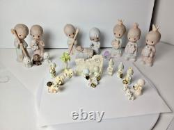 VTG Precious Moments Come Let Us Adore Him 5 & Nativity Set 1 1/2-28 pcs withBox