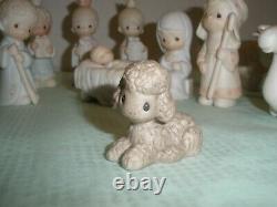 Vintage Precious Moments E-2395 Mini Nativity set of 11 Pieces 1982