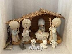 Vintage Precious Moments Manger And Come Let Us Adore Him Figurine Set New
