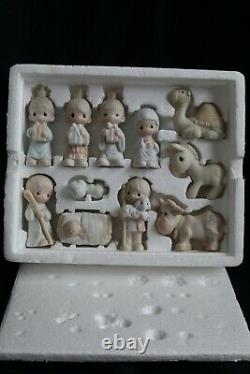 Vtg 1982 Precious Moments Miniatures Come Let Us Adore Him Nativity Porcelain