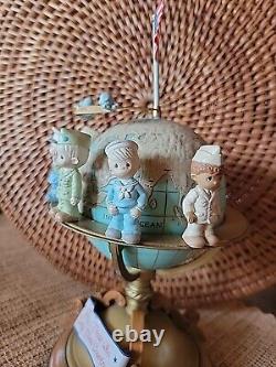 With Flag Topper'91 Enesco Precious Moments Musical Box Bless Those Who Serve