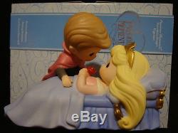 Zm Precious Moments-Sleeping Beauty/Prince Charming-Disney Showcase Collection