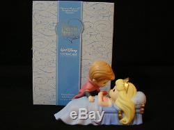 Zm Precious Moments-Sleeping Beauty/Prince Charming-Disney Showcase Collection